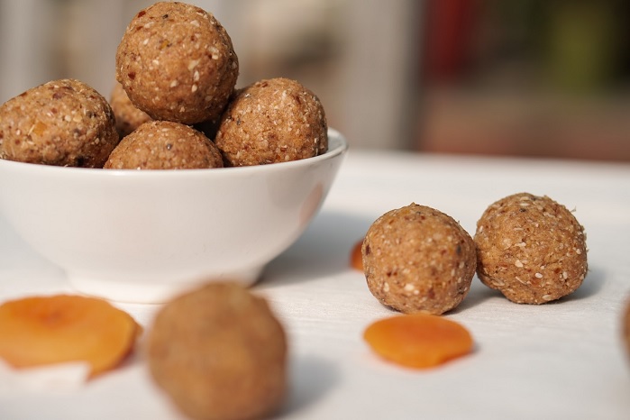 apricot bliss balls made with pea protein