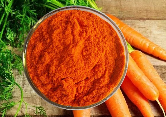 beta carotene powder and carrots