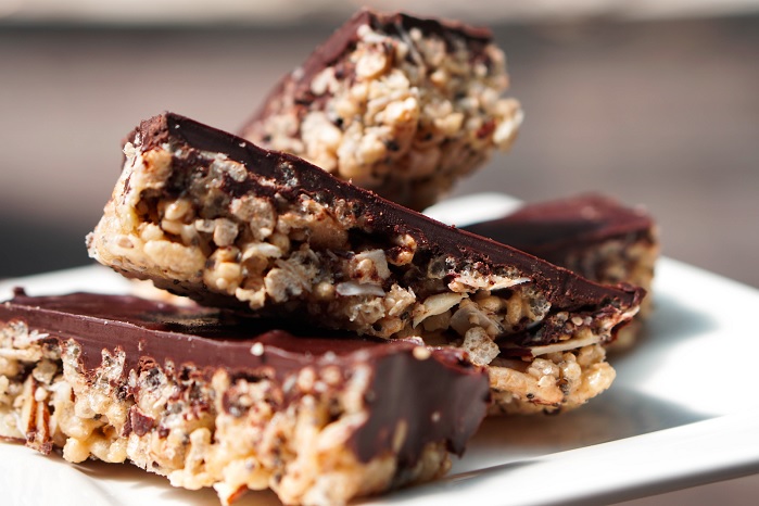 crunchy protein bars made from pea isolate